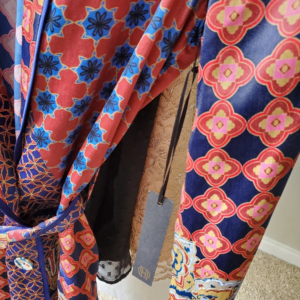 Revolve XXS Robe Jacket - Picture 3 of 5